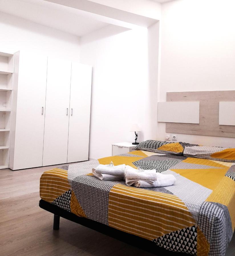 Fantastic 2 Bedrooms, Just 20 Meters From Ocean Playa de las Americas  Exterior foto