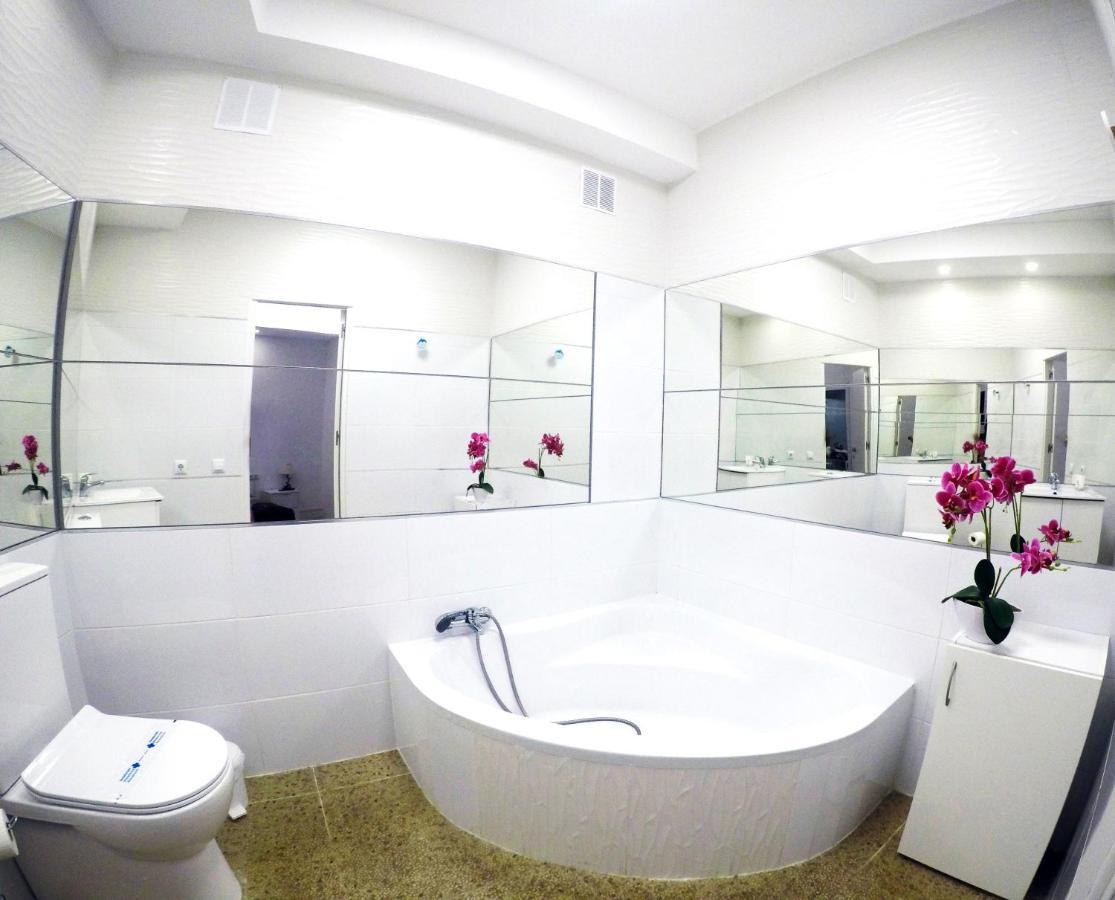 Fantastic 2 Bedrooms, Just 20 Meters From Ocean Playa de las Americas  Exterior foto