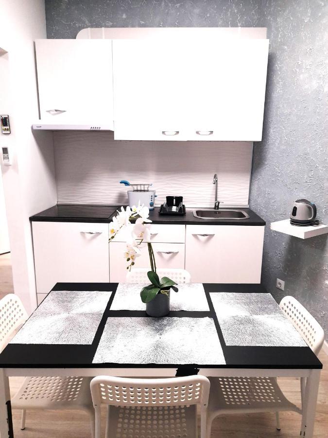 Fantastic 2 Bedrooms, Just 20 Meters From Ocean Playa de las Americas  Exterior foto